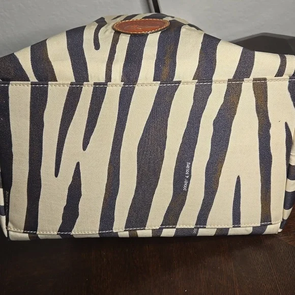 Dooney & Bourke Vtg Zebra Print Drawstring Bag - Picture 5 of 11